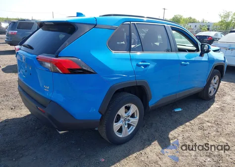 2019 Toyota Rav4 Xle z USA, uszkodzony, nr VIN JTMP1RFV0KJ004470